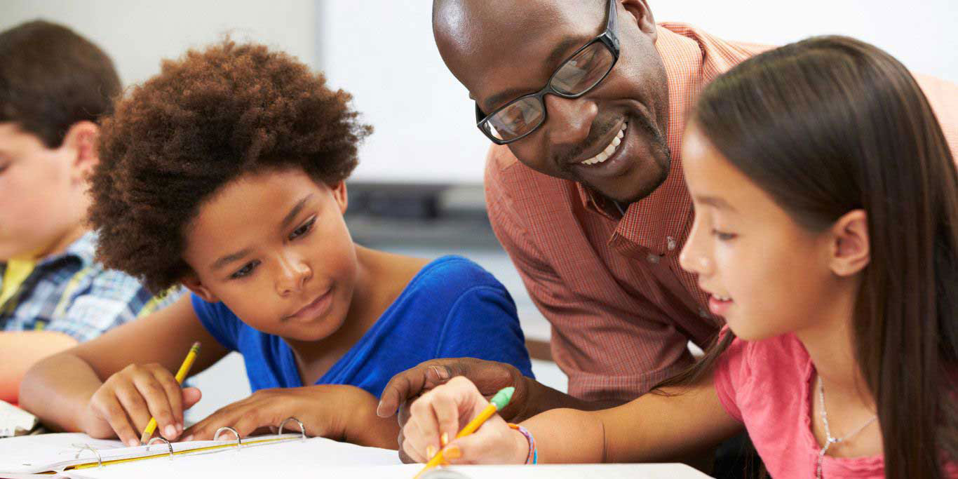 Reading Specialist assisting student